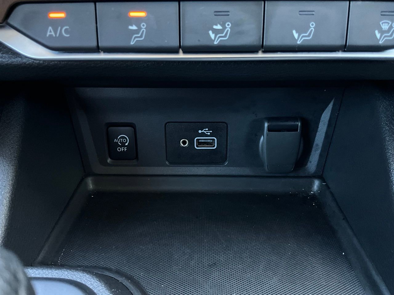 Used 2025 Nissan Sentra S image 23