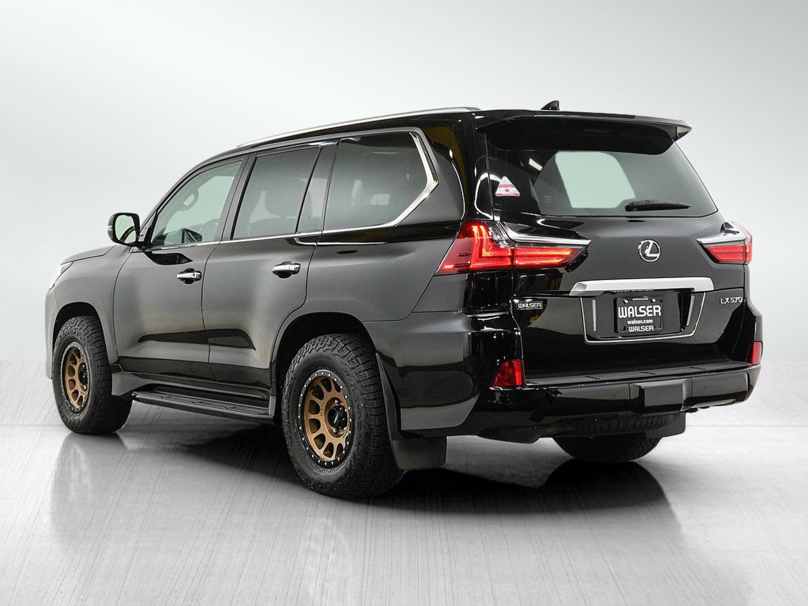 Used 2018 Lexus LX 570 4WD image 5