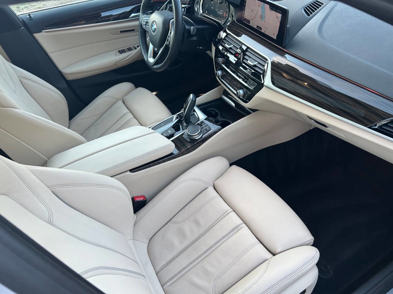 Used 2019 BMW 540i xDrive image 6