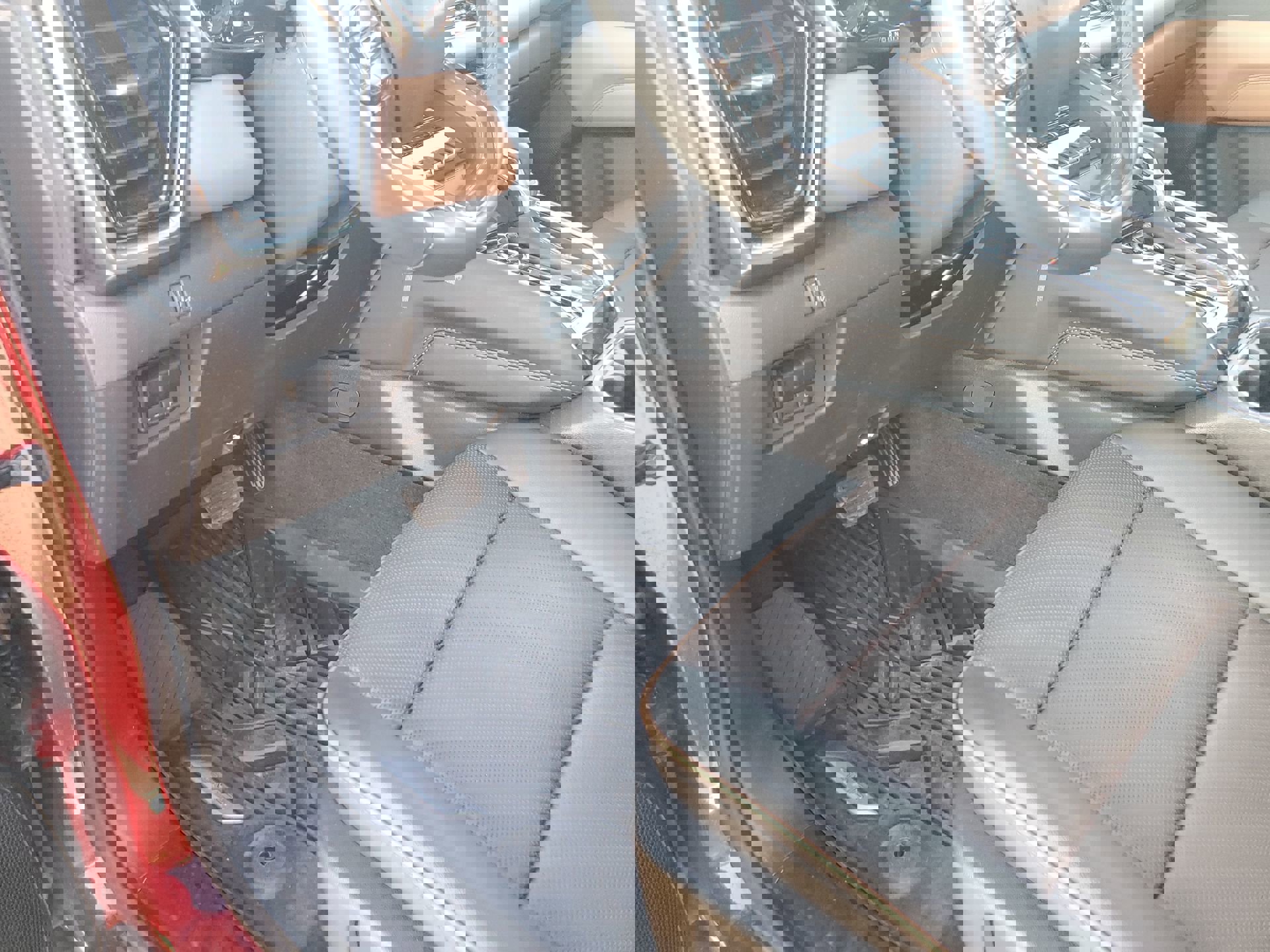 Used 2025 GMC Canyon AT4 w/ Technology Plus Package image 26