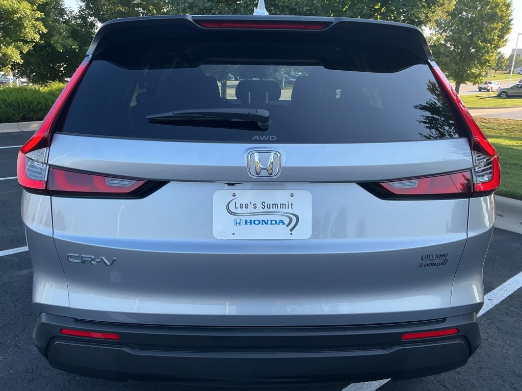 Used 2025 Honda CR-V LX image 11