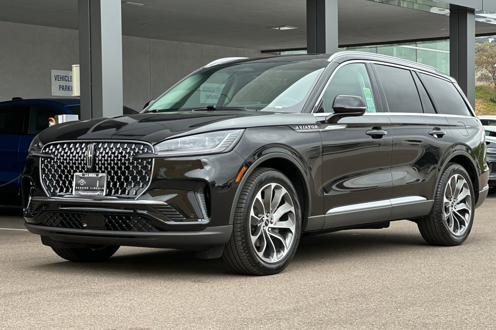 New 2025 Lincoln Aviator Reserve w/ Luxury Package image 7