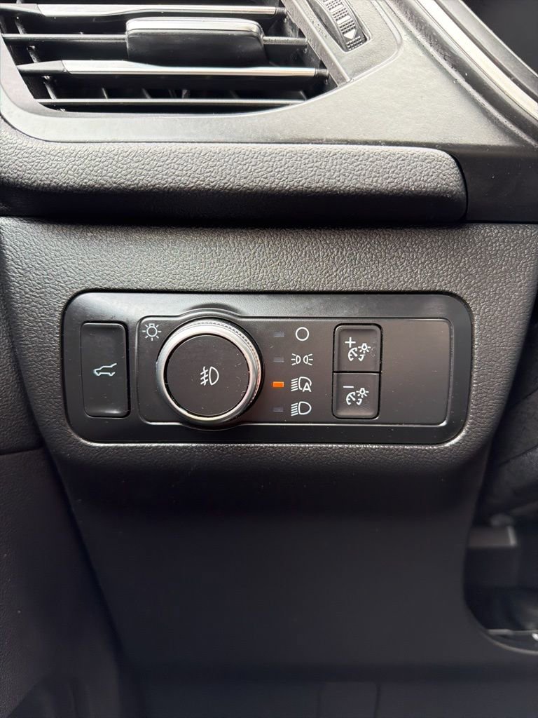 Used 2020 Ford Escape SEL image 18