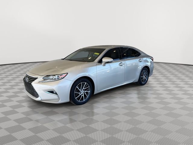 Used 2016 Lexus ES 350 w/ Luxury Package w/Wood Trim image 5