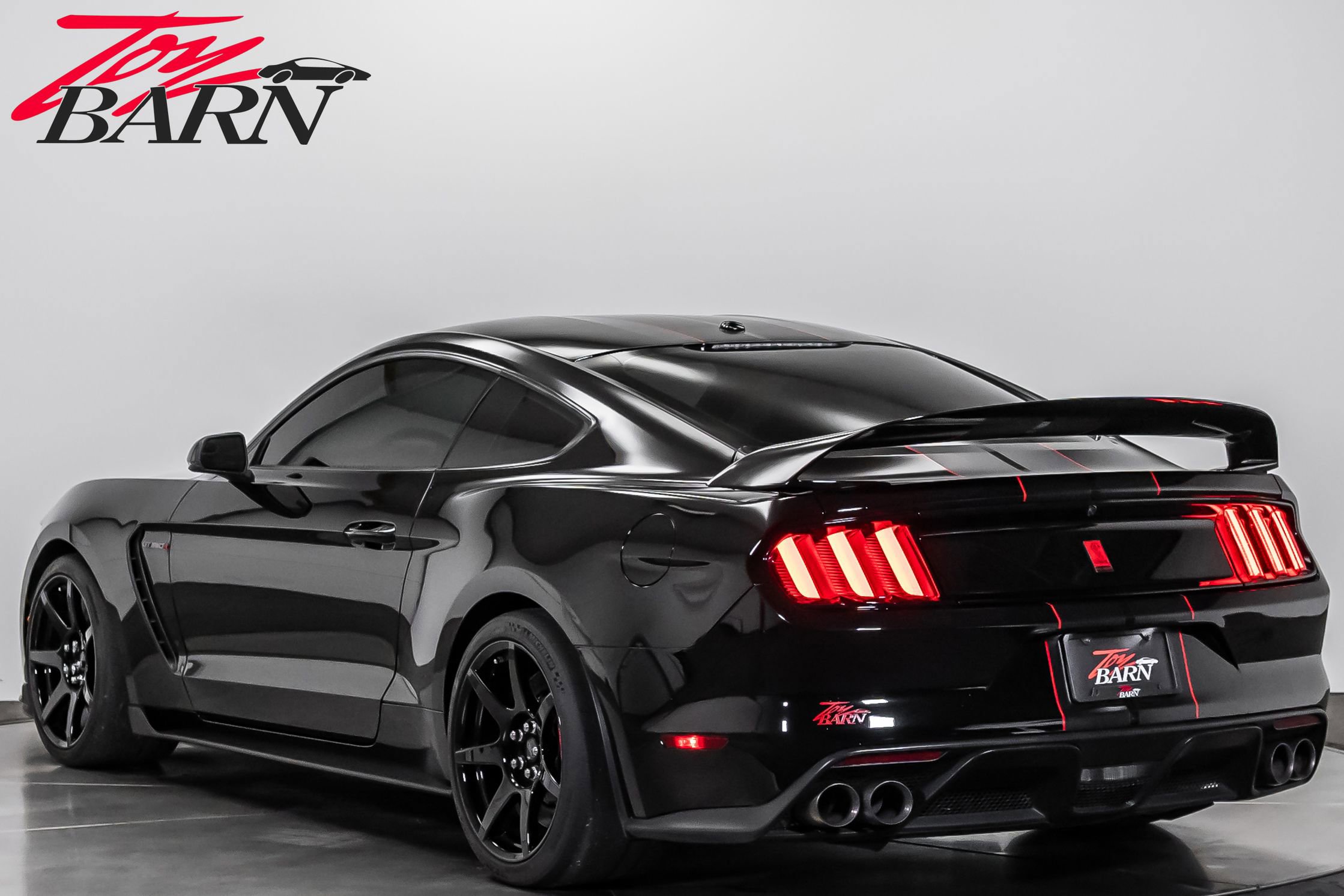 Used 2018 Ford Mustang Shelby GT350R w/ GT350R Equipment Group 920A image 3