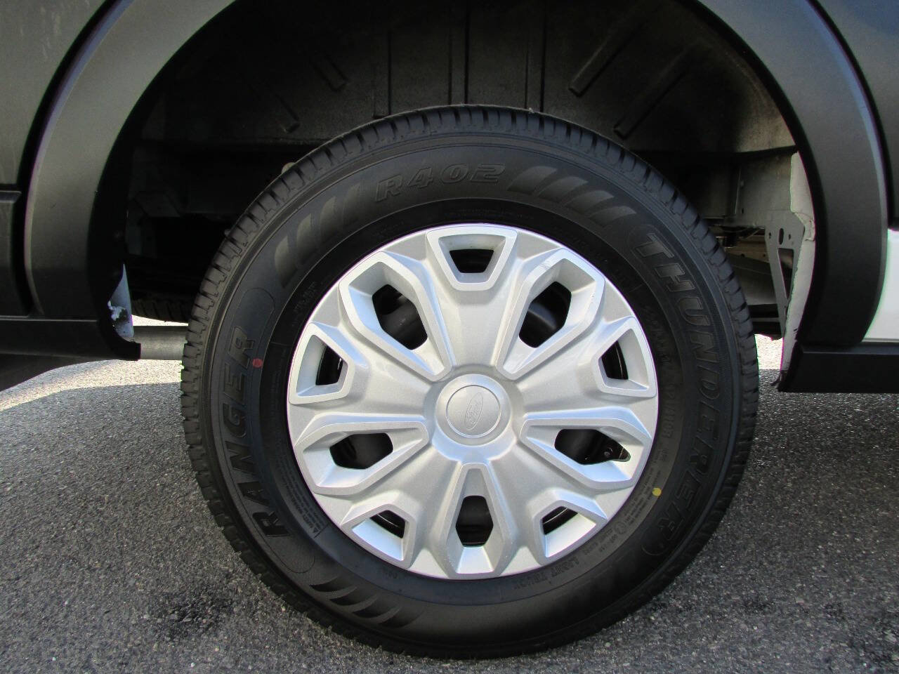 Used 2023 Ford Transit 350 XLT image 10