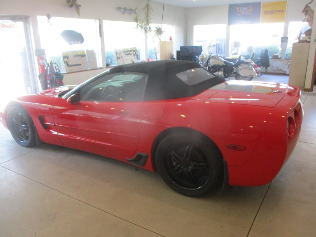 Used 2000 Chevrolet Corvette Convertible w/ Memory Pkg RWD image 5