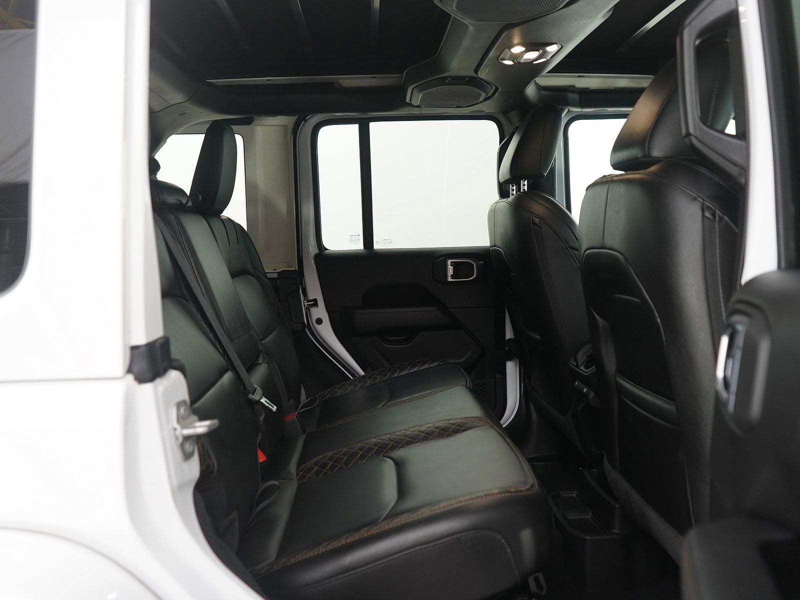 Used 2022 Jeep Wrangler Unlimited Sahara image 12