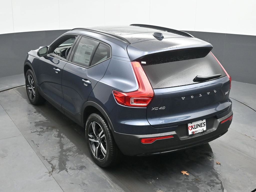 New 2026 Volvo XC40 B5 Core w/ Protection Package Premier image 36