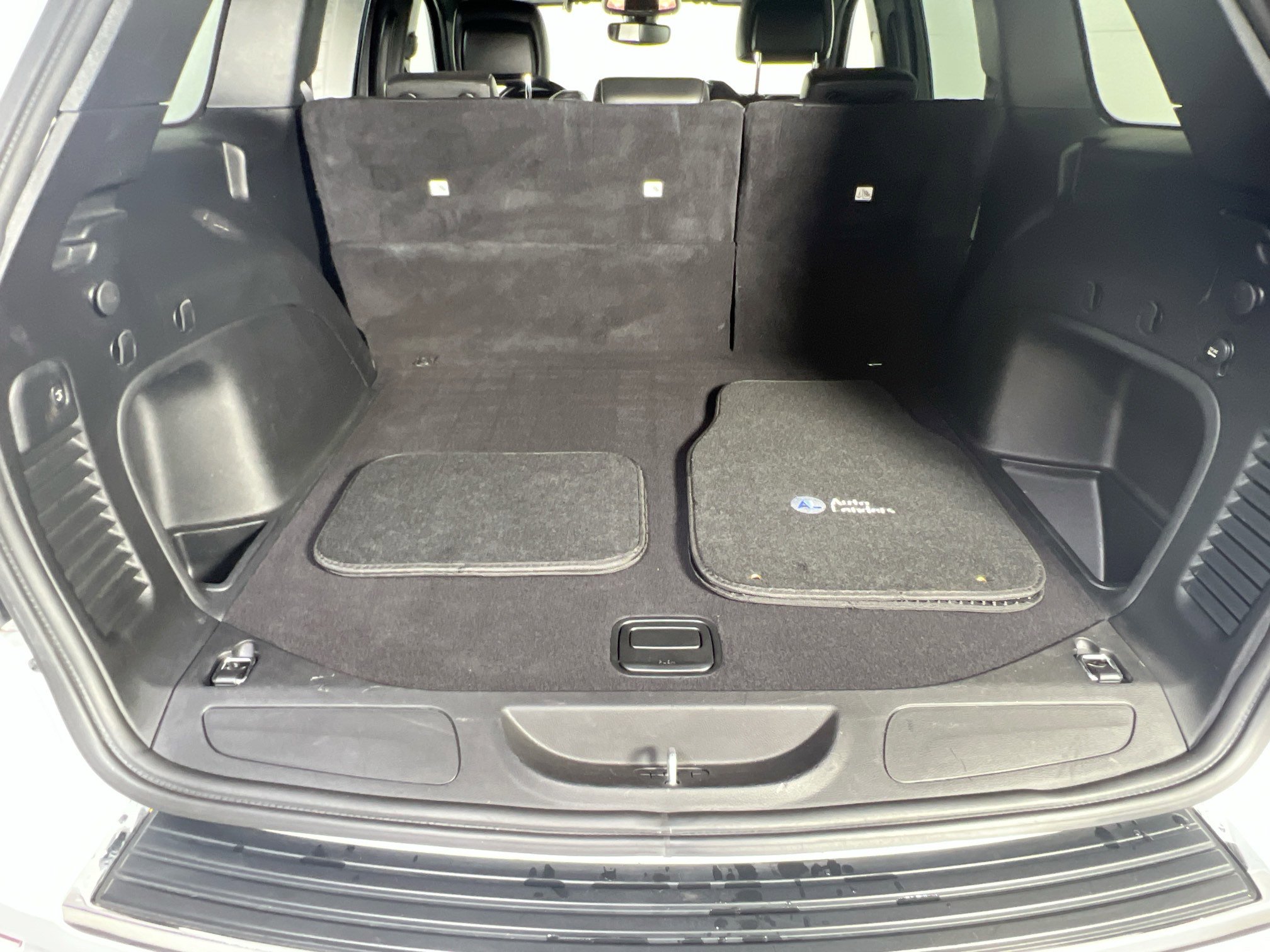 Used 2022 Jeep Grand Cherokee Limited image 26