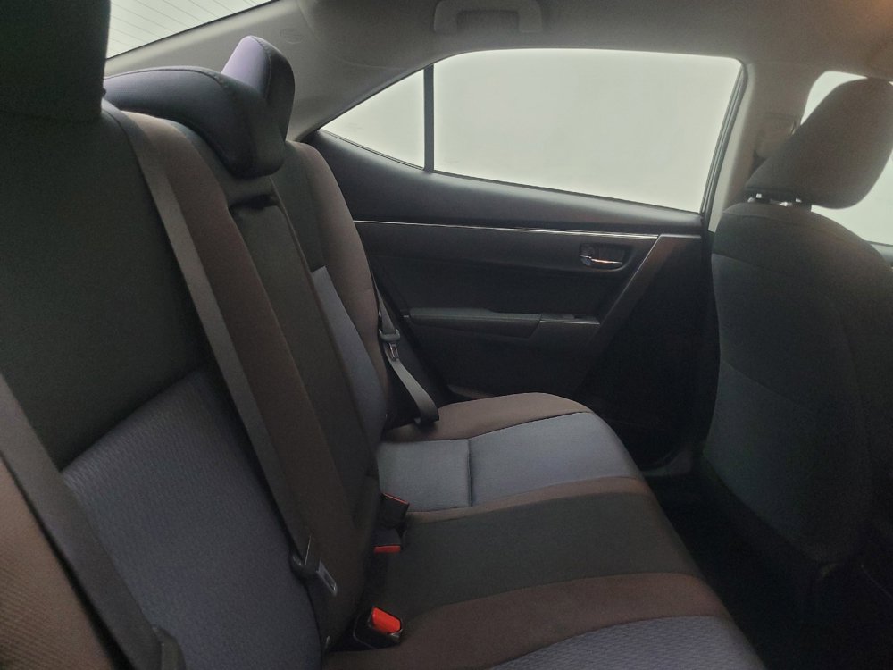 Used 2018 Toyota Corolla LE FWD image 19