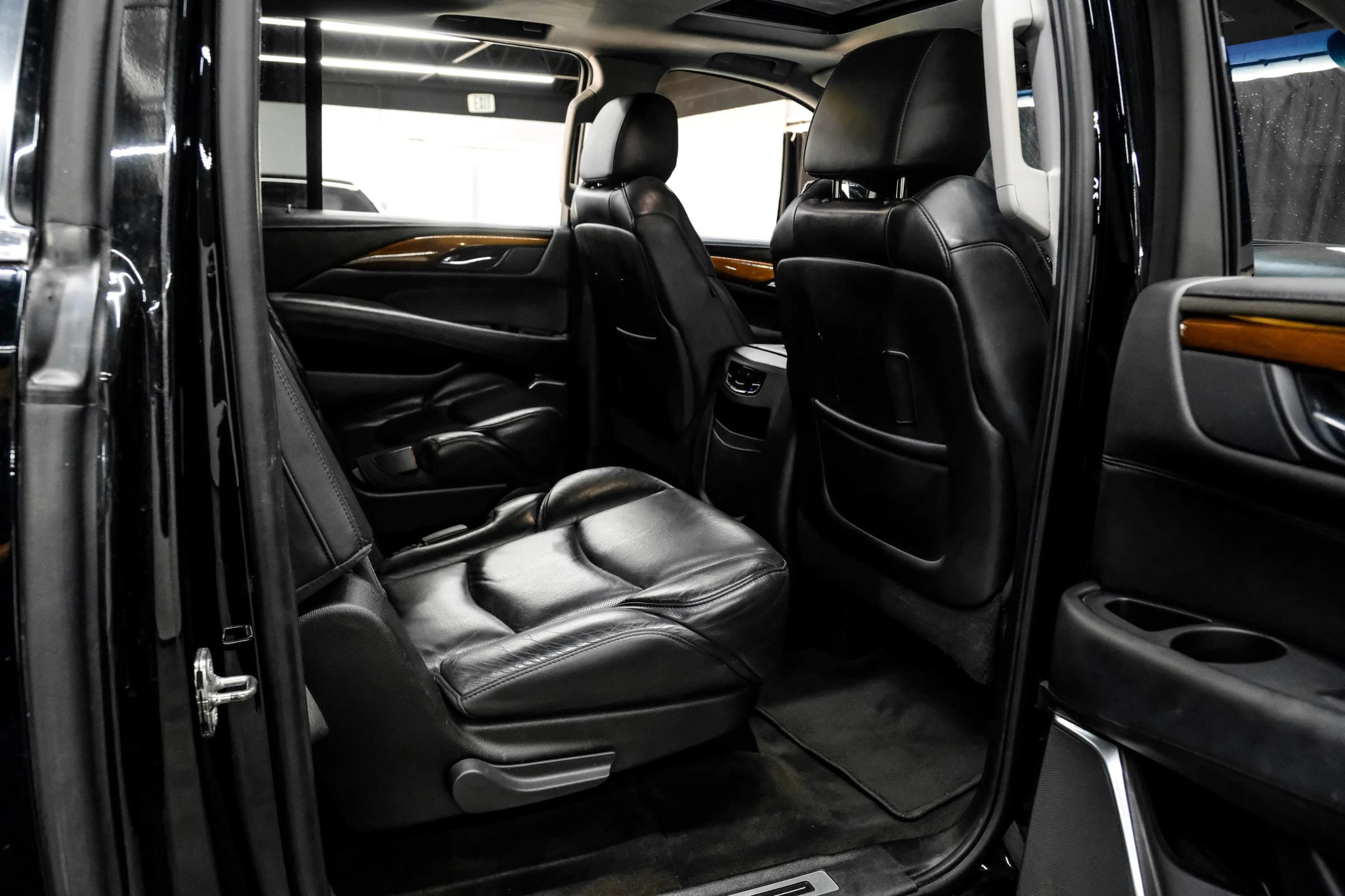 Used 2020 Cadillac Escalade ESV Luxury RWD image 42
