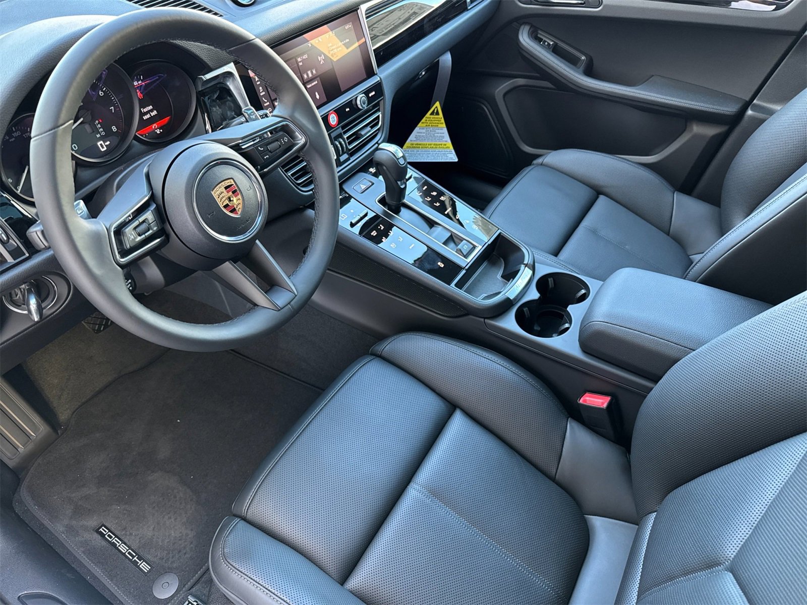 New 2026 Porsche Macan image 4