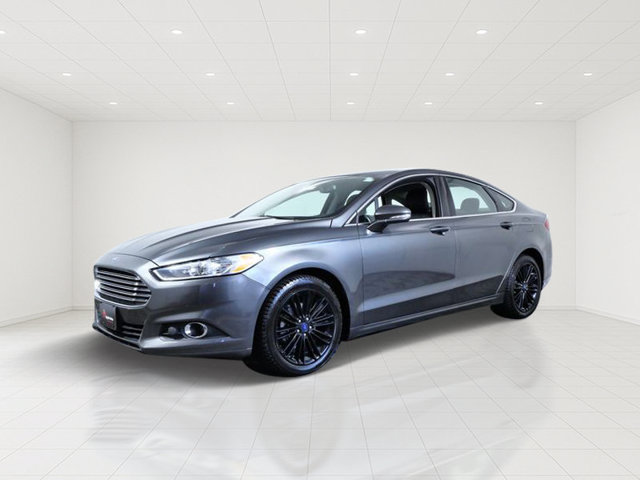 Used 2016 Ford Fusion SE w/ Equipment Group 202A AWD/4WD image 2