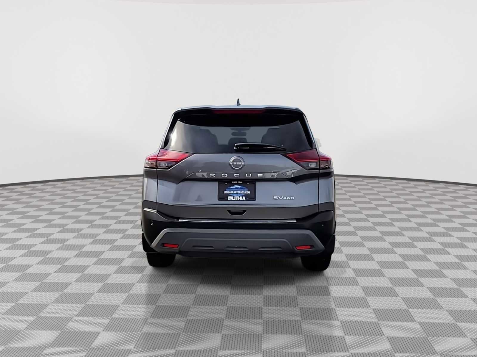 Used 2023 Nissan Rogue SV image 7