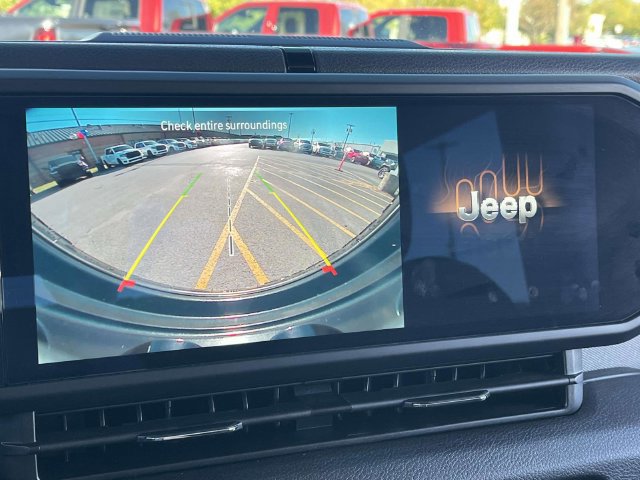 Used 2025 Jeep Wrangler Sport AWD/4WD image 27