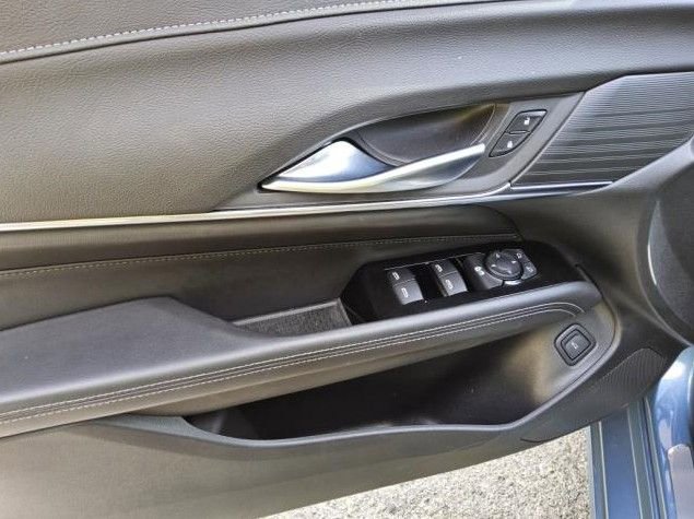 Used 2023 Cadillac CT4 Luxury image 3