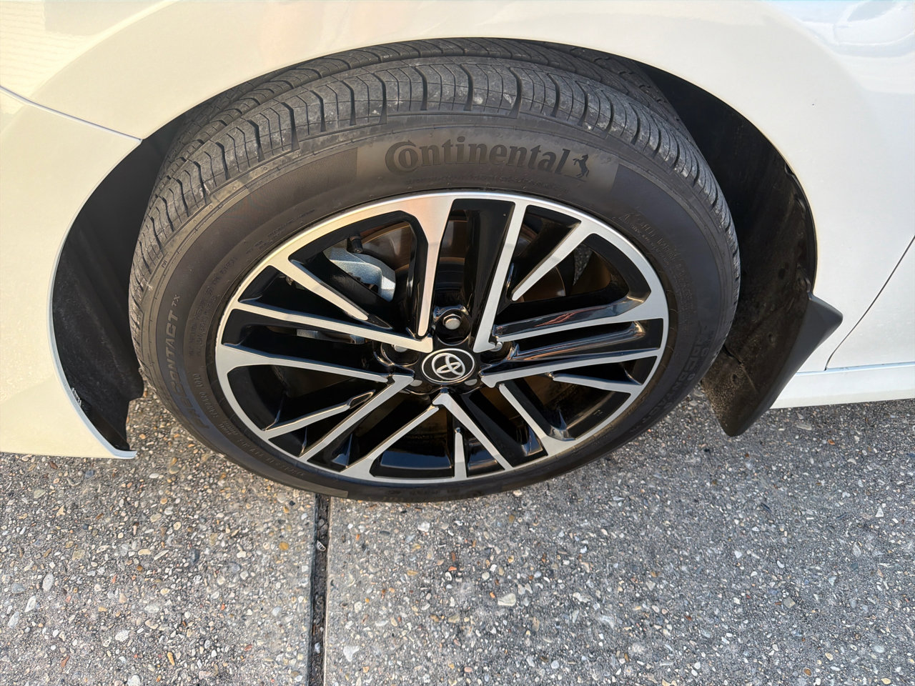 Used 2025 Toyota Camry XLE image 14