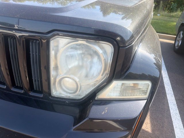 Used 2010 Jeep Liberty Sport AWD/4WD image 2