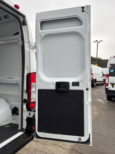 Used 2025 RAM ProMaster 2500 w/ Convenience Group image 20