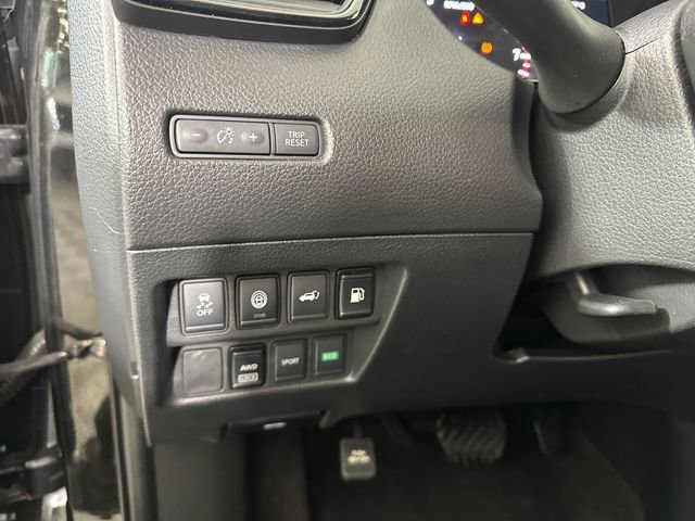 Used 2020 Nissan Rogue SV AWD/4WD image 19