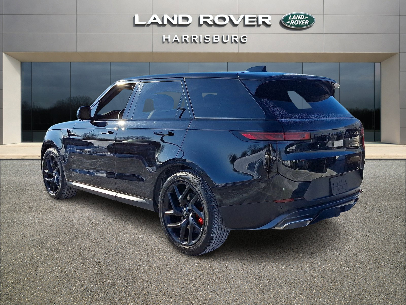 Used 2024 Land Rover Range Rover Sport SE image 2
