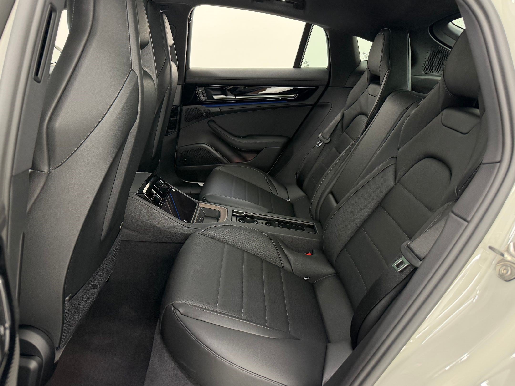 New 2026 Porsche Panamera image 21
