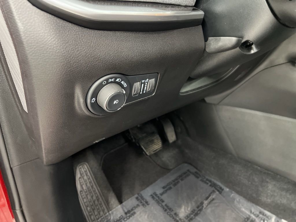 Used 2025 Jeep Compass Latitude image 19