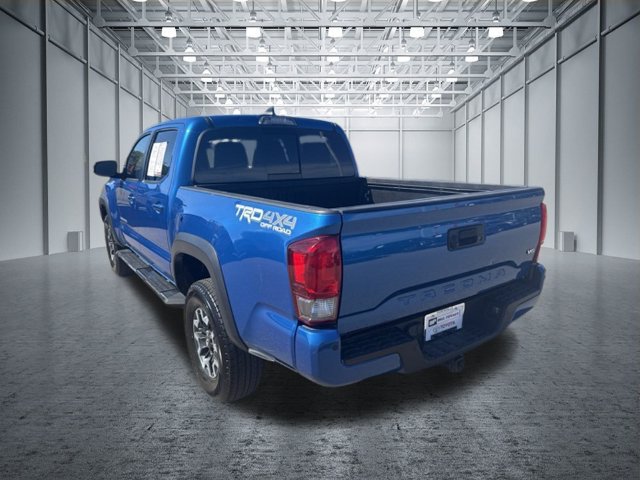 Used 2017 Toyota Tacoma TRD Off-Road w/ Premium & Technology Package AWD/4WD image 3