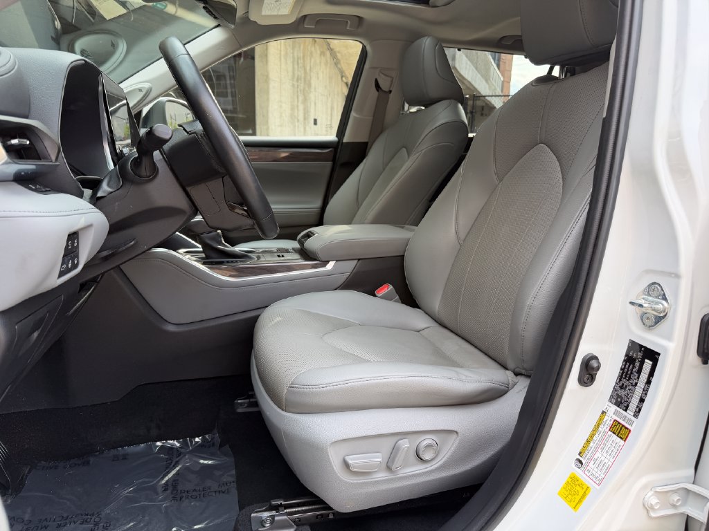 Used 2022 Toyota Highlander Limited AWD/4WD image 12