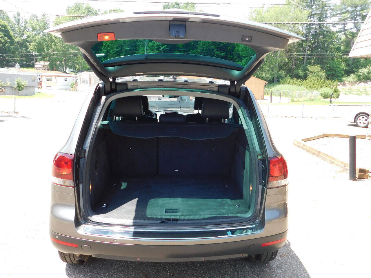 Used 2008 Volkswagen Touareg V6 AWD/4WD image 11