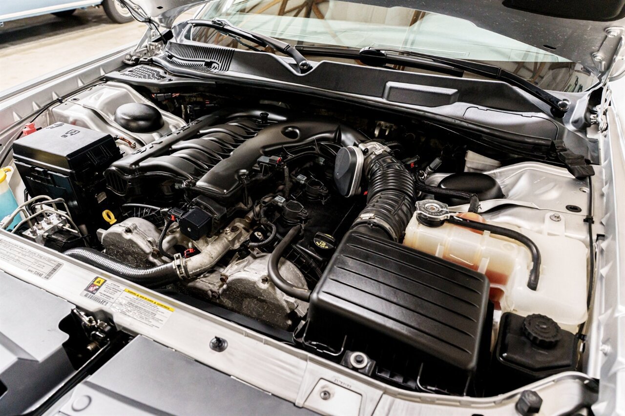 Used 2010 Dodge Challenger SE RWD image 27