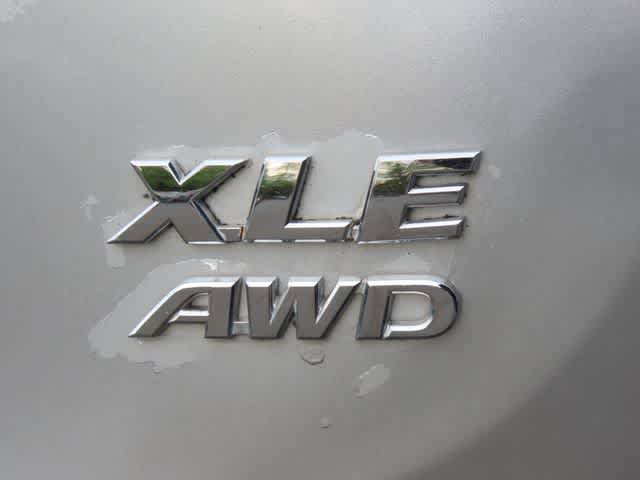 Used 2013 Toyota RAV4 XLE AWD/4WD image 8