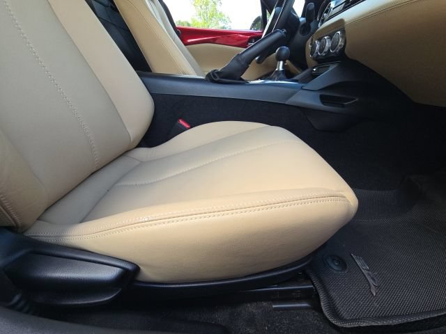 Used 2018 MAZDA MX-5 Miata RF Grand Touring RWD image 12