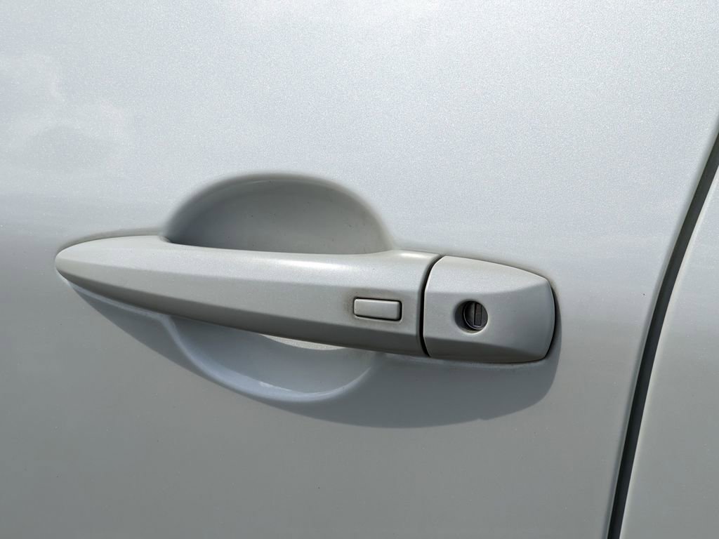 Used 2023 Nissan Rogue SV image 24