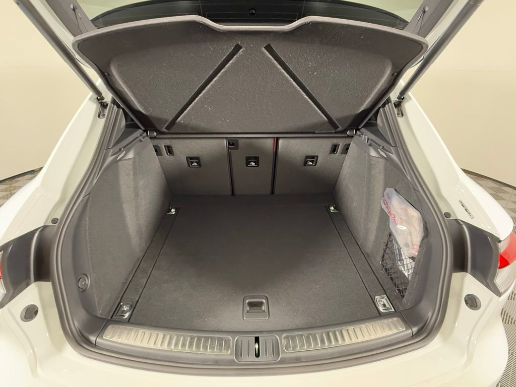 New 2026 Porsche Macan S image 17