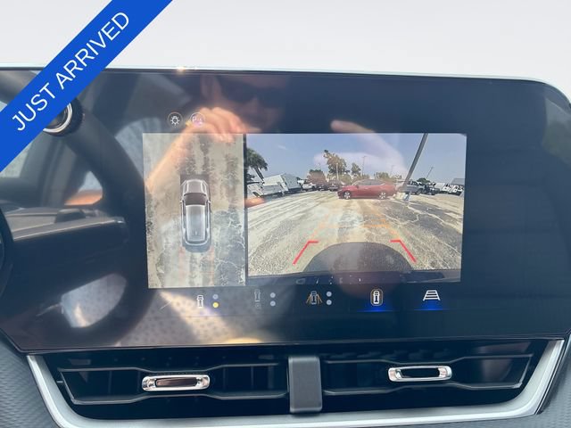 New 2026 Chevrolet Equinox LT w/ Safety and Technology Package FWD image 17