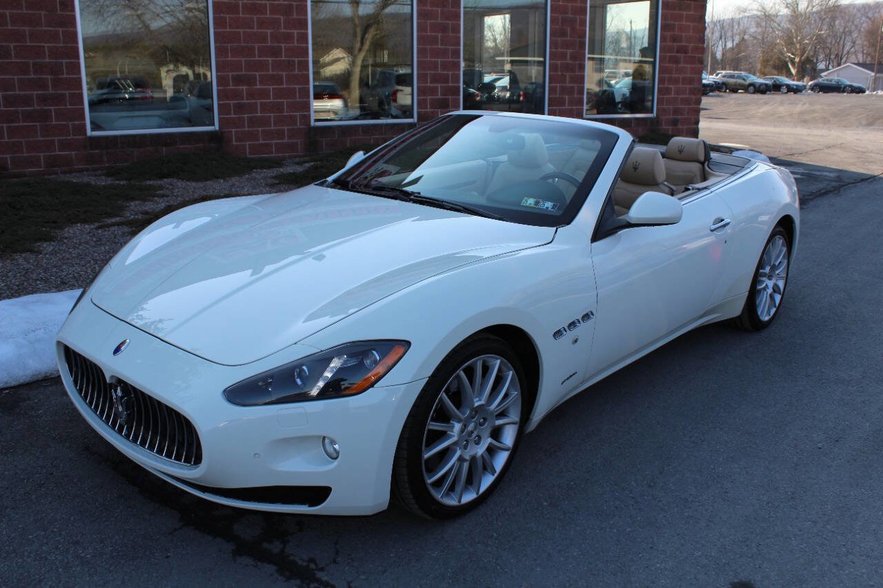 Used 2015 Maserati GranTurismo Convertible image 2