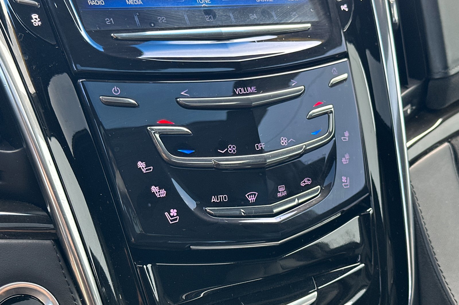 Used 2017 Cadillac Escalade Platinum image 22