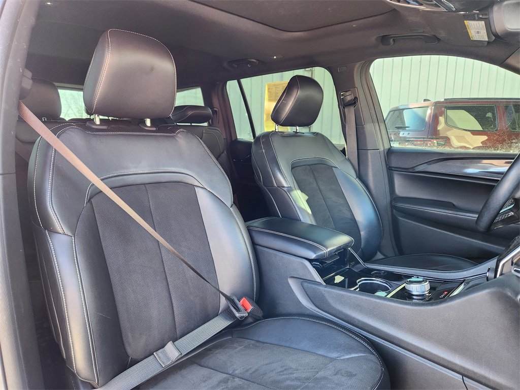 Used 2022 Jeep Grand Cherokee L Altitude image 15