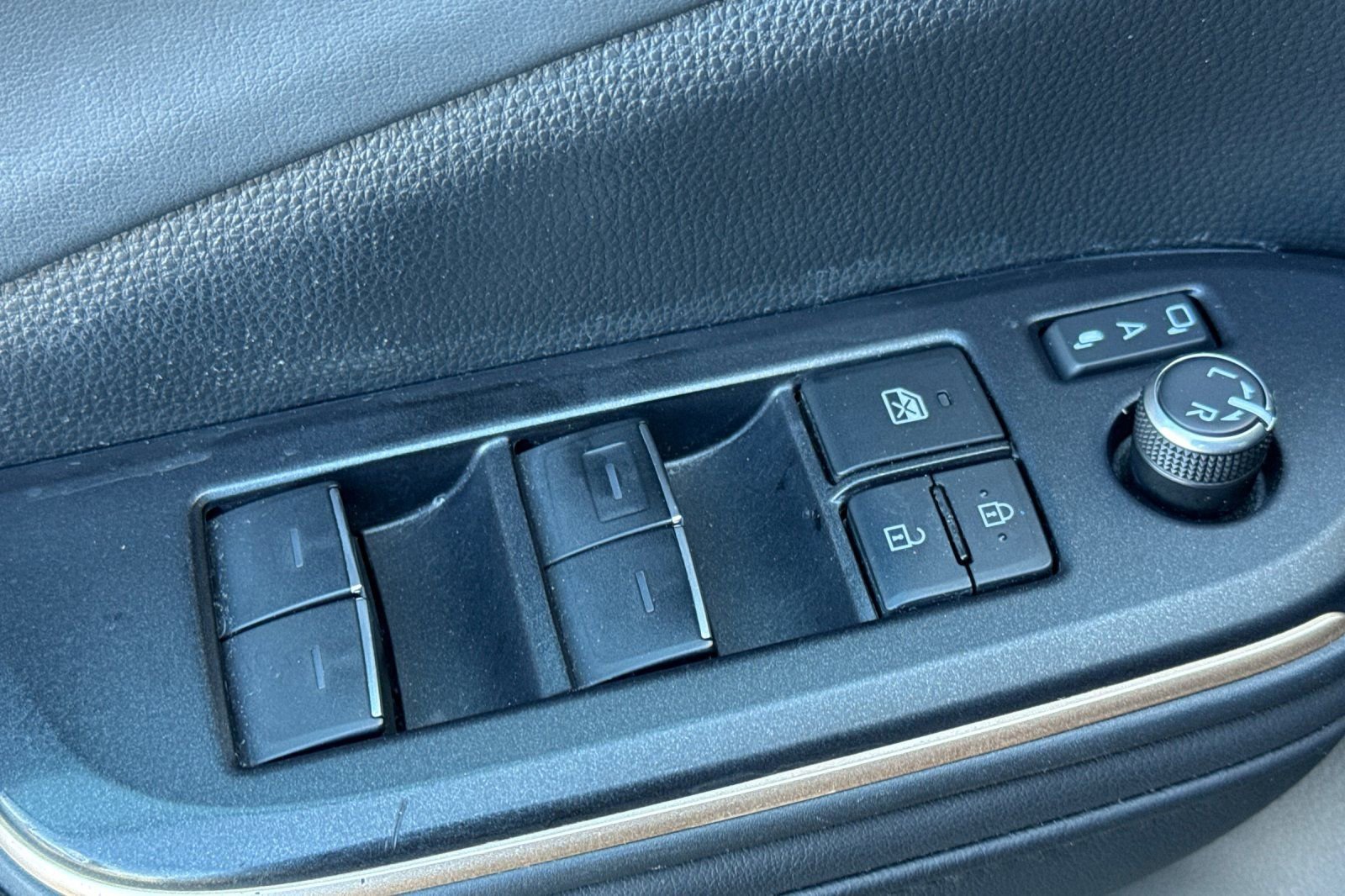 Used 2023 Toyota Crown XLE image 15