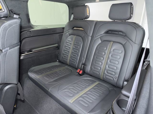 Used 2023 Rivian R1S Adventure AWD/4WD image 26