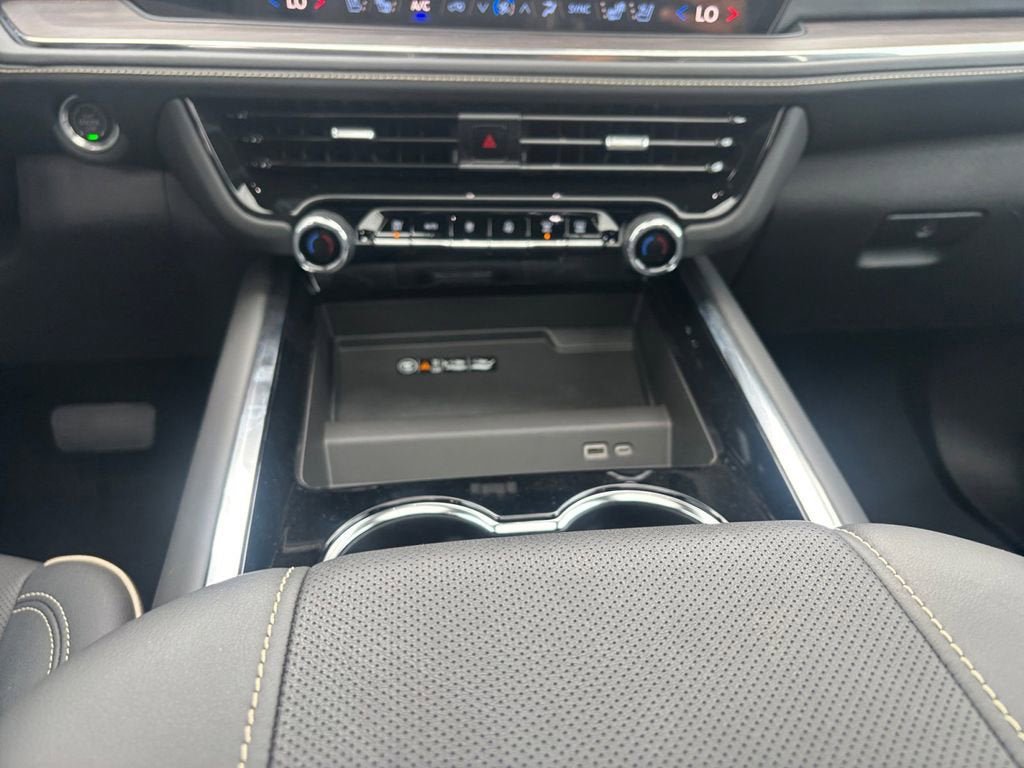 New 2025 Chevrolet Suburban Premier AWD/4WD image 13