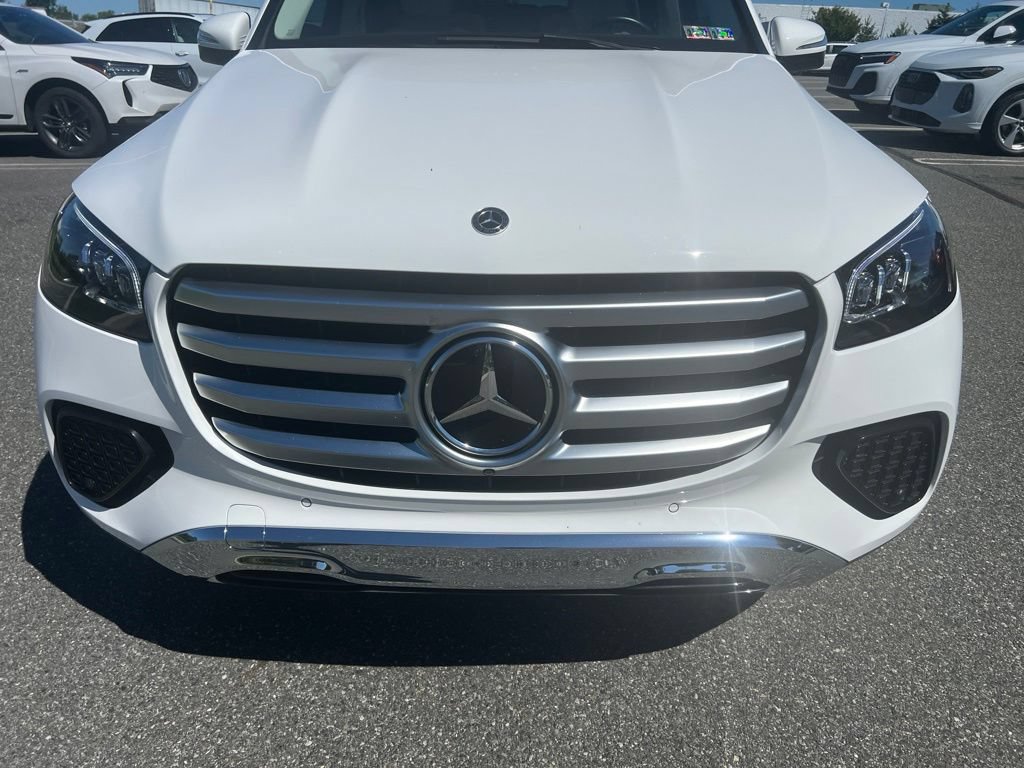 Used 2024 Mercedes-Benz GLS 450 4MATIC image 2