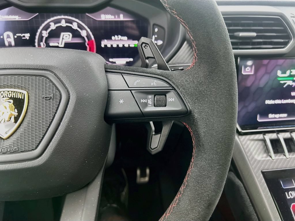 Used 2024 Lamborghini Urus Performante AWD/4WD image 12