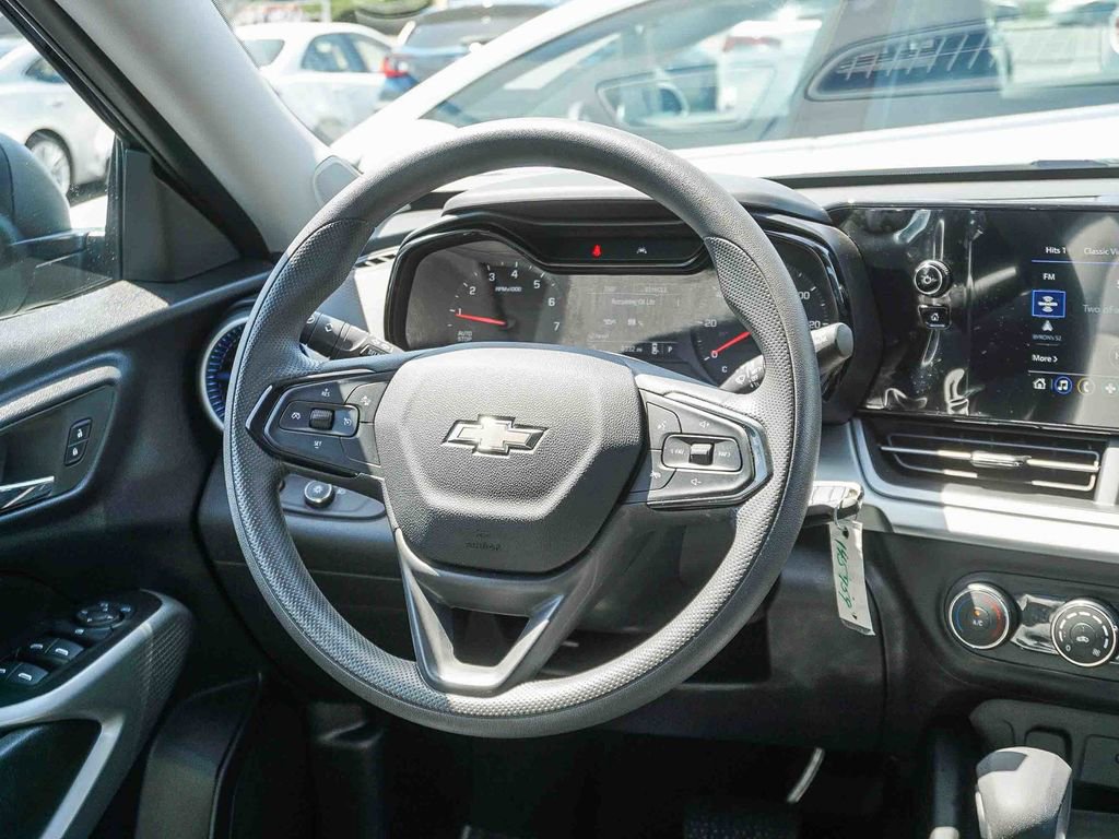 Used 2026 Chevrolet Trax LS FWD image 16