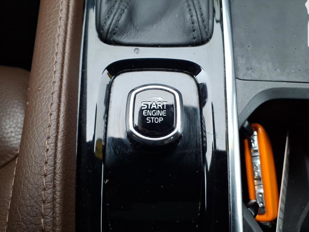 Used 2022 Volvo XC90 T6 Momentum image 22