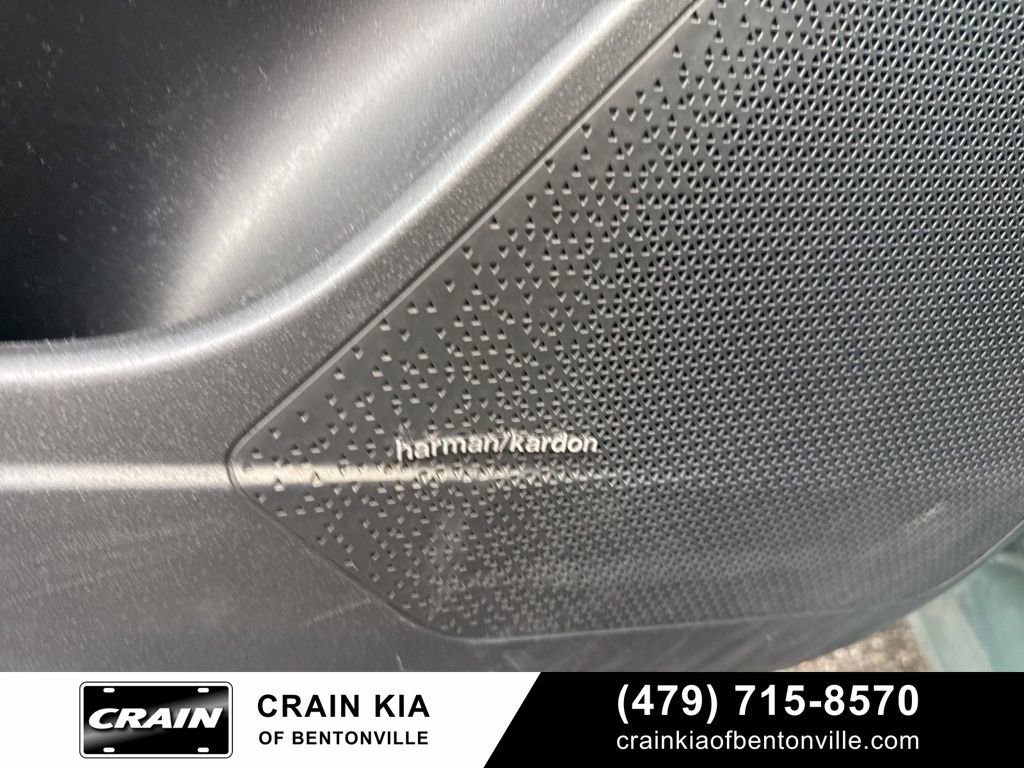 Used 2023 Kia Niro SX Touring image 22