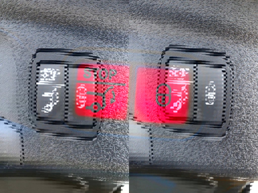 Used 2022 Mercedes-Benz GLE 350 4MATIC w/ Premium Package image 39