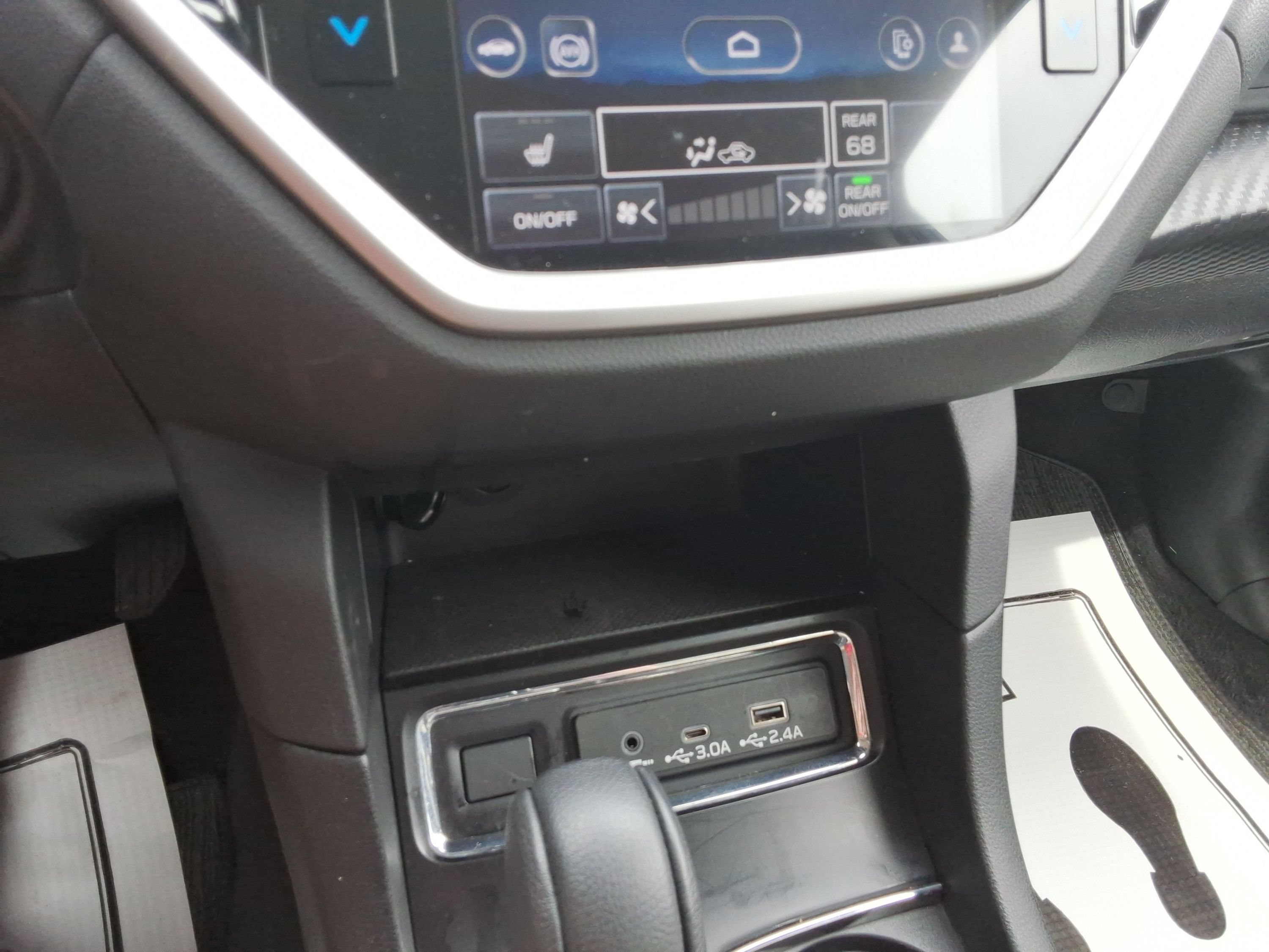 Used 2025 Subaru Ascent Premium AWD/4WD image 17